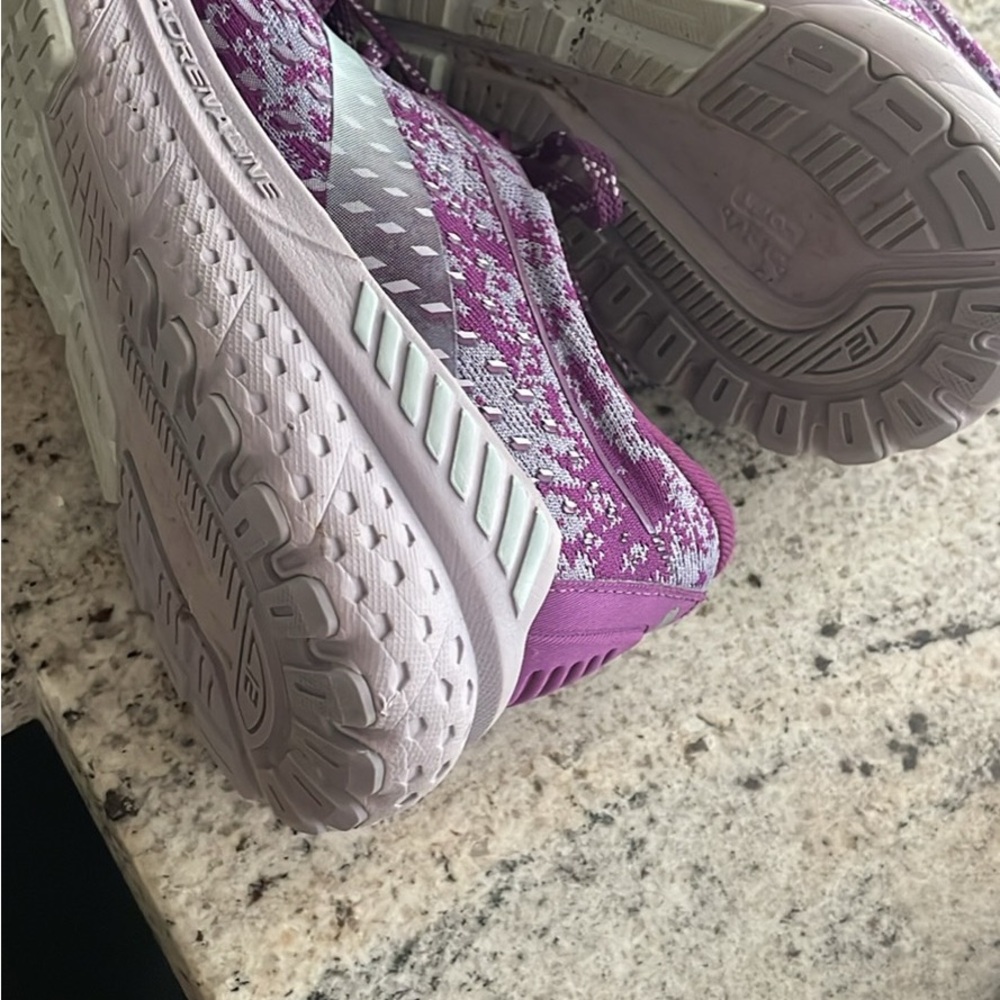 Brooks Purple Athletic Shoes with Patterned Design Size 12 - Picture 5 of 5